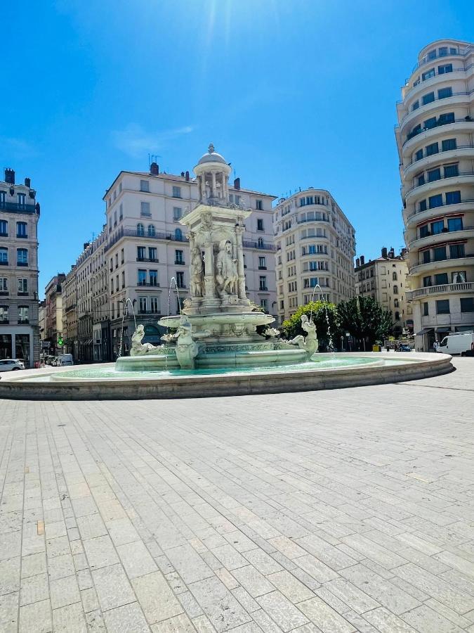La Petite Maison Dans La Croix Rousse Lyon Exteriör bild